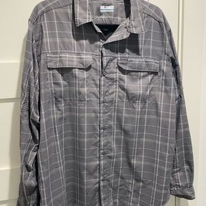 COLUMBIA SPORTSWEAR Men’s Gray Plaid Button-Up Long Sleeved Shirt